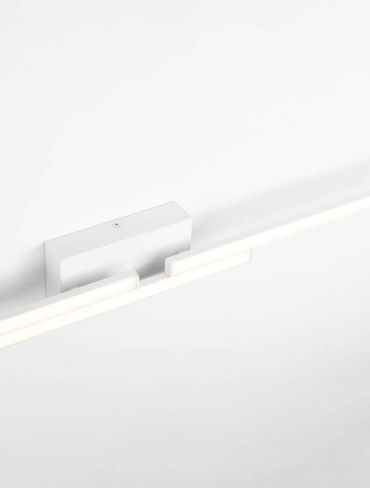 Chart LED Wandleuchte 3-flammig 3000K in modernem Design, ideal für jeden Raum.