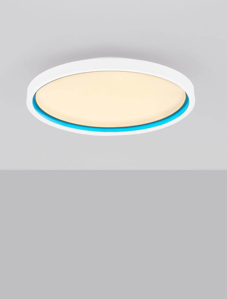 Chet LED Deckenleuchte 2-flammig 2700 5000K Weiß mit schickem Design und blauem Akzent.