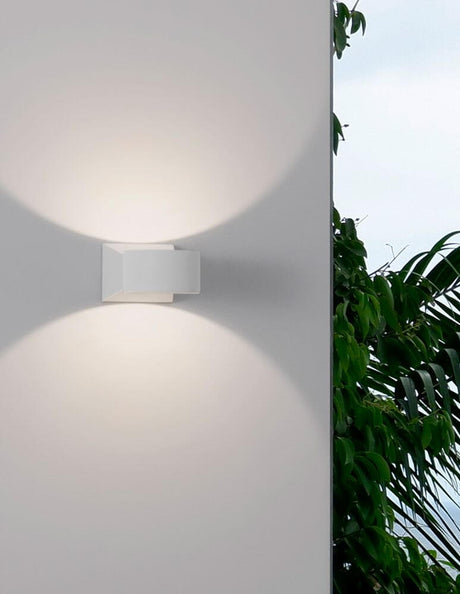 Chez LED Außenwandleuchte Ø 9cm 3000K Weiß IP54, moderne Fassadenleuchte mit warmweißem Licht