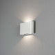 Chieri LED Außen Wandleuchte Up & Downlights in Weiß an der Wand angebracht mit verstellbarem Lichtwinkel.