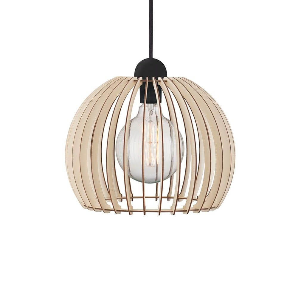 Pendelleuchte Chino 30 aus Holzlamellen mit dekorativer Glühlampe, ideal für Küchen- oder Esstische.