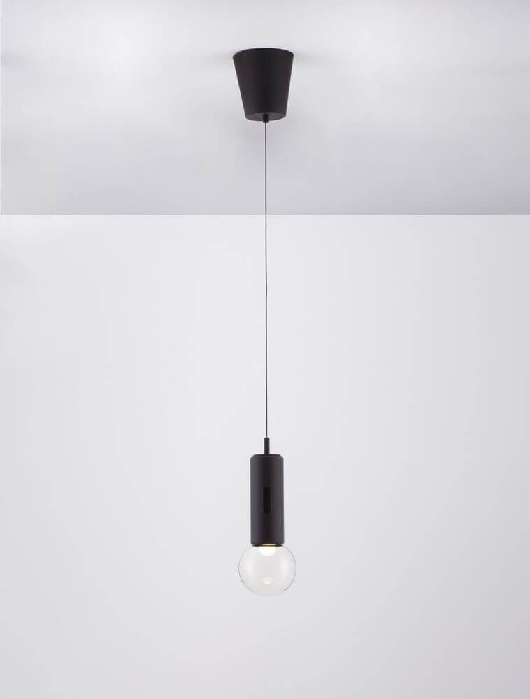 Chronos LED Pendelleuchte 3000K in schwarzem Design, schlichte und elegante Pendelleuchte für moderne Innenräume.