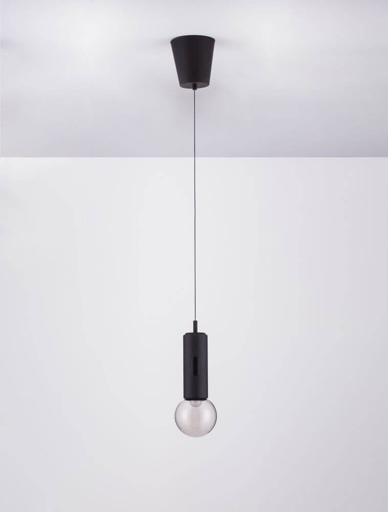 Chronos LED Pendelleuchte 3000K im modernen technischen Stil, ideal für Empfang und Wartezimmer.