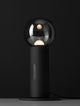 Chronos LED Tischleuchte 3000K mit modernem, minimalistischen Design und intuitiver Sensor-Technik.