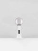 Chronos LED Tischleuchte 3000K mit minimalistischer Form und eleganter Design-Akzent in Weiß.