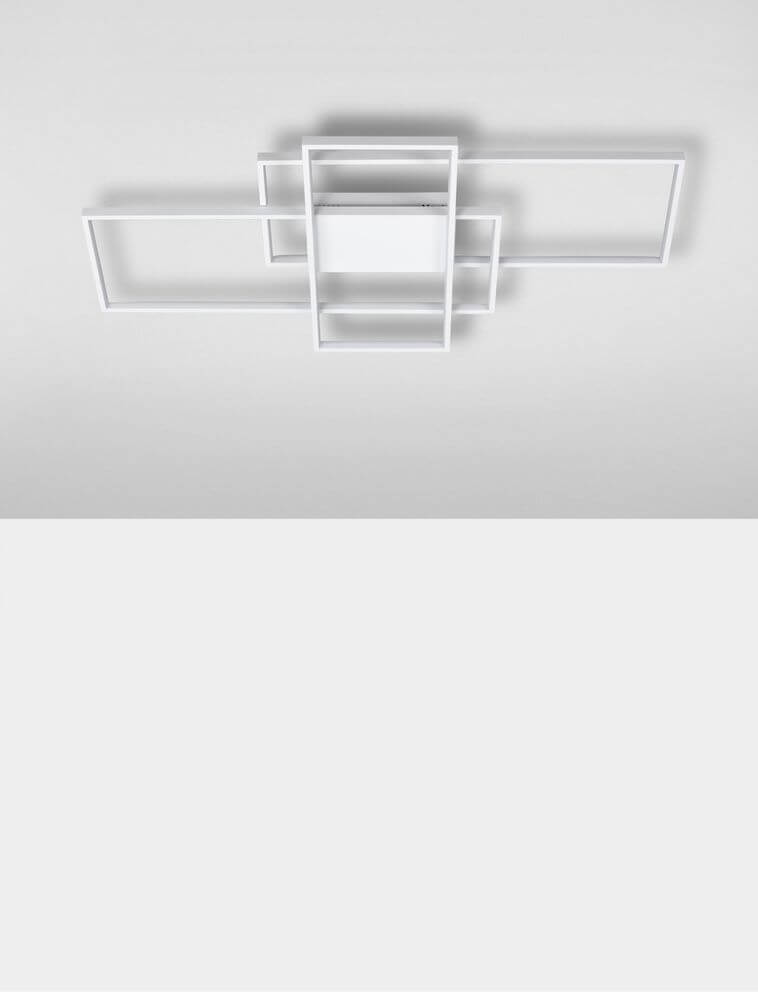 Clea LED Deckenleuchte 100cm 3-flammig 2700, 5000K mit modernem, geometrischem Design.