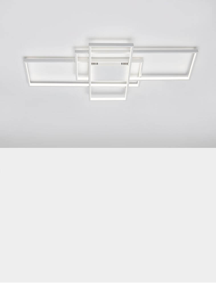 Clea LED Deckenleuchte 100cm 3-flammig 2700, 5000K mit modernem, geometrischem Design.