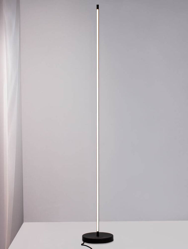 Colby LED Stehlampe 3000K Schwarz, minimalistische schwarze Stehleuchte für modernes Wohnzimmer