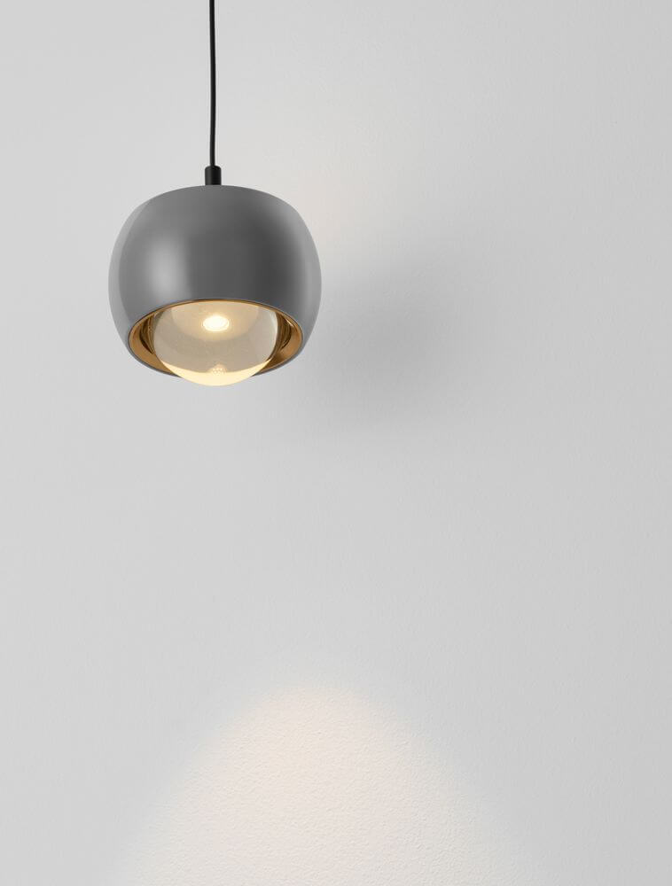 Conga LED Pendelleuchte Ø 9,6cm 3000K in elegantem Goldton und modernem Design.