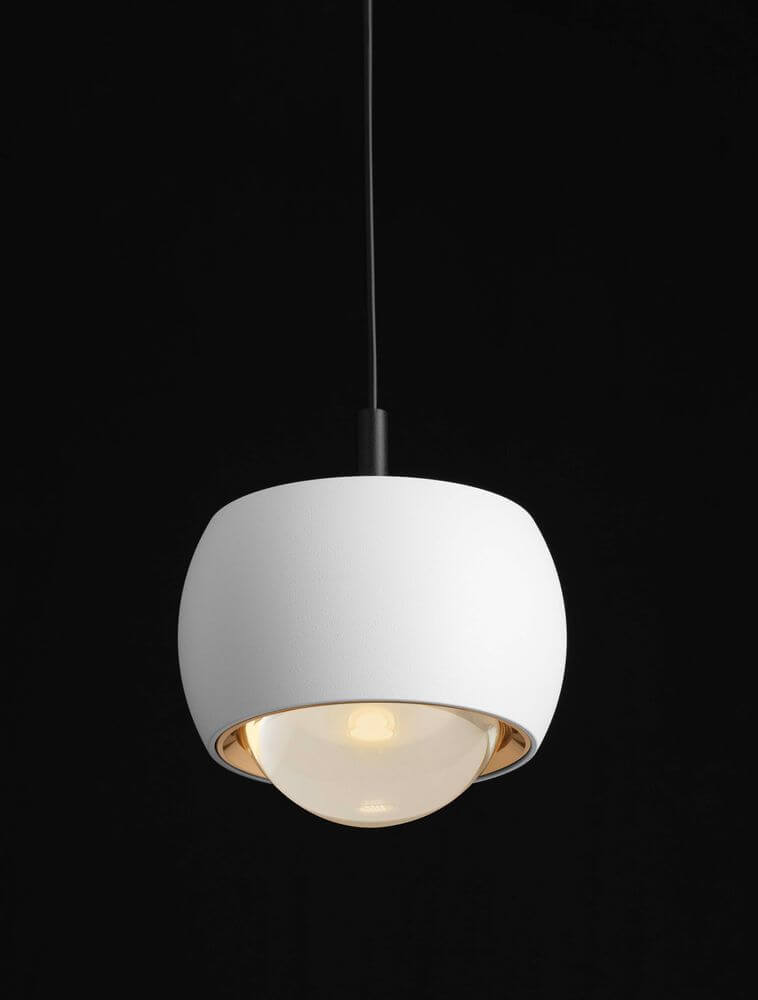 Conga LED Pendelleuchte Ø 9,6cm 3000K in modernem Design mit weißem Gehäuse und goldener Innenseite.