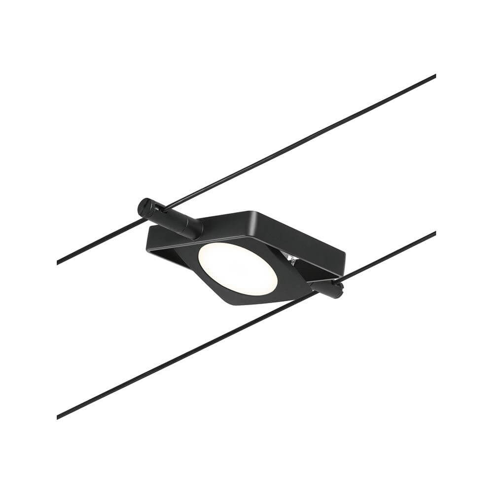 CorDuo LED Seilsystem Mac Basis-Set Schwarz-Matt, Chrom mit LED-Spot an Seil aufgehängt.