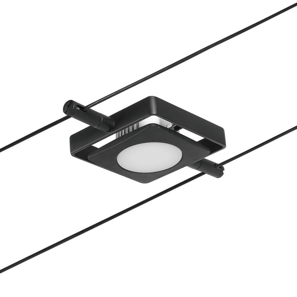 CorDuo LED Seilsystem Mac Basis-Set Schwarz-Matt, Chrom mit quadratischem LED-Spot an Seil montiert.