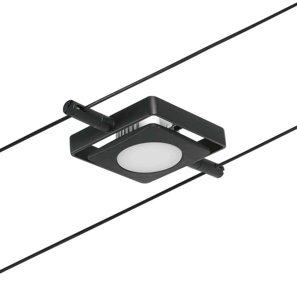 Einzelspot Mac in Schwarz-Matt, Chrom, für Seilsysteme, vielseitig montierbar an Wand und Decke.
