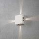 Cremona LED Außen-Wandleuchte 4er-Lichtstrahl einstellbar Weiß an einer Wand installiert, schematisches Lichtmuster.