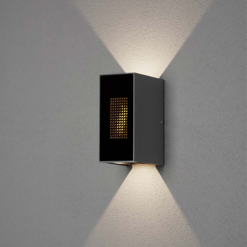 Cremona LED Außenwandlampe mit Flammen-Effekt, fernbedienbar, modernes Design für stilvolle Außenbeleuchtung.