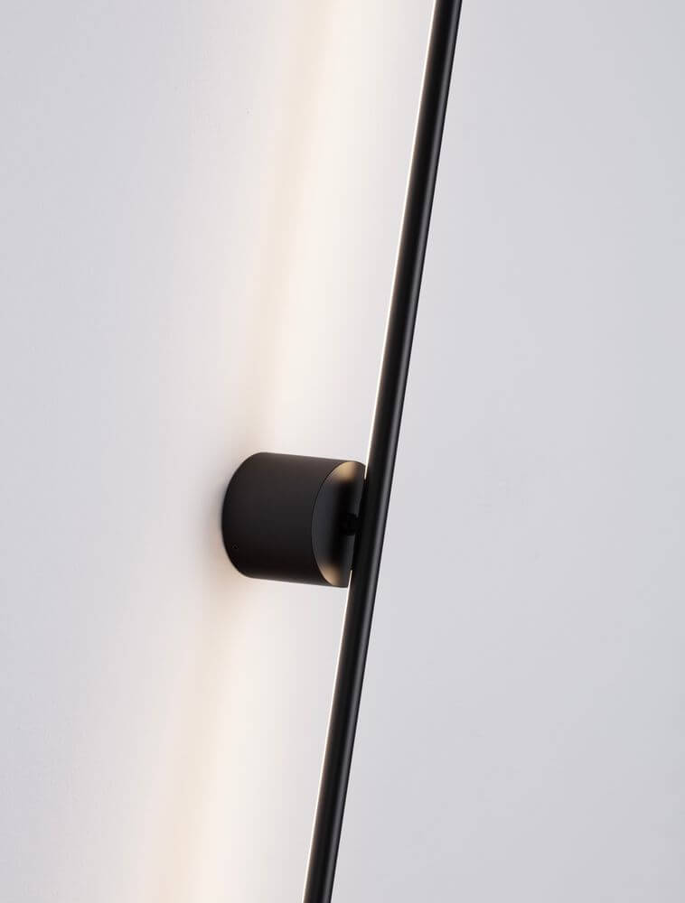 Cretel LED Wandleuchte 3000K Schwarz IP44 aus Aluminium, minimalistisches Design für modernes Wohnen.