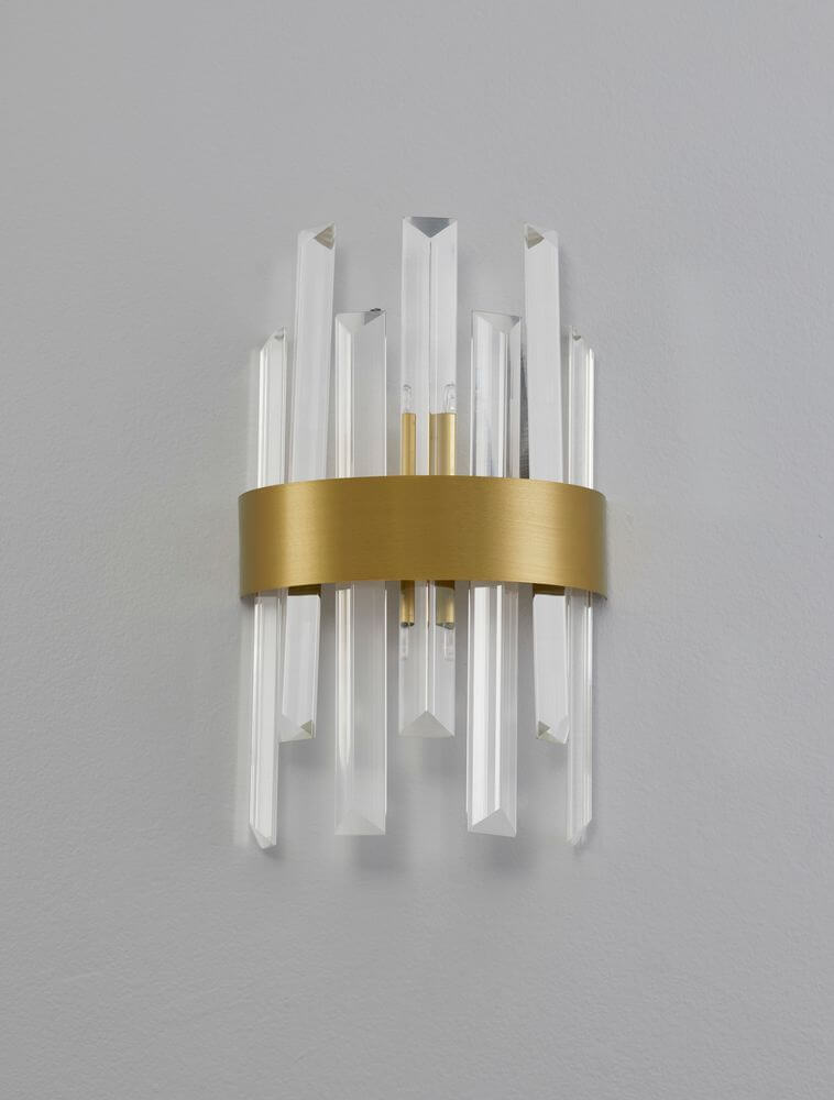 Crown Wandleuchte Gold-Satiniert mit eleganten Kristallen und goldener Halterung für stilvolles Interior.