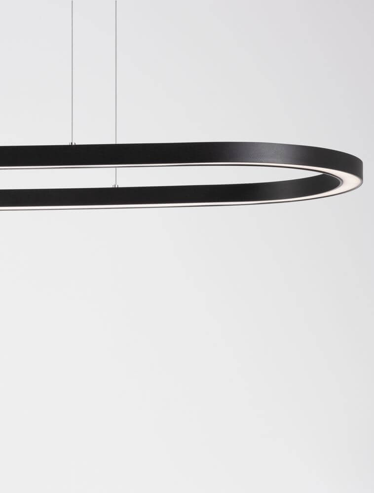 Alt Tag: Cuppe LED Pendelleuchte 3000K schwarzer schlanker Ring aus Aluminium mit warmweißem 3000K Licht, minimalistisches Design für Wohn- und Essbereich