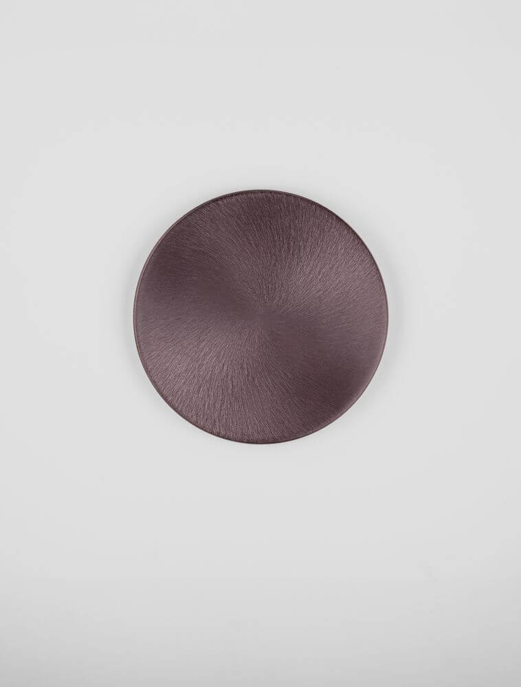 Cyrcle LED Wandleuchte Ø 22cm 3000K in runder Form mit strukturiertem, lila Farbdesign.