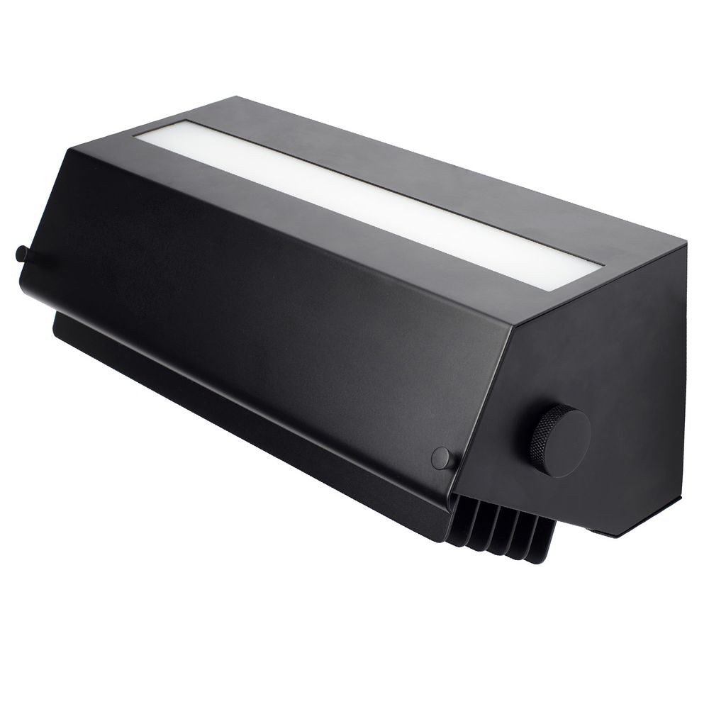 DCWéditions Biny Box 3 Wandleuchte in Schwarz mit verstellbaren Klappen für entspannendes Licht.