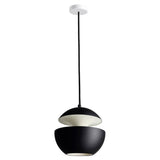 Schwarze Pendelleuchte mit zwei kuppelartigen Schirmen, ideal für modernes Interieur und stimmungsvolle Beleuchtung.