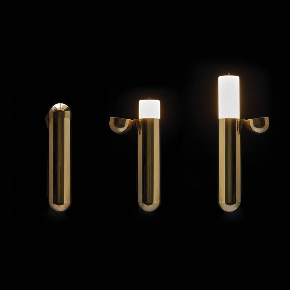 DCWéditions Isp LED Tischleuchte mit Marmorfuss in drei verschiedenen Ansichten auf schwarzem Hintergrund.