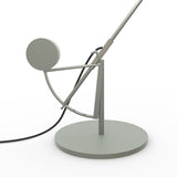 DCWéditions Mantis BS1 Leseleuchte in grauer Farbe, elegant und schwenkbar, modernes Design mit Rundstandfuß.