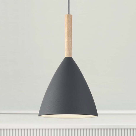 Hängeleuchte Pure 20 Grau mit eleganter Spitze aus Esche im modernen Design.