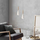 Pendellampe Pure 20 Weiß kombiniert mit modernem Interieur und minimalistischer Einrichtung.