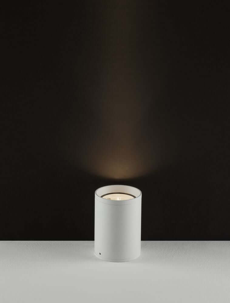 Dara LED Außendeckenleuchte 3000K IP54 in schwarzem Aluminium mit Glas-Diffusor, minimalistisches Design für Außenbereiche