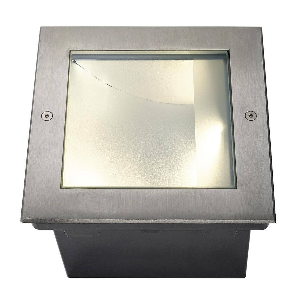 Dasar LED Bodeneinbauleuchte 28W 3000K IP67 mit quadratischer Edelstahlblende und teilsatinierter Glasabdeckung.