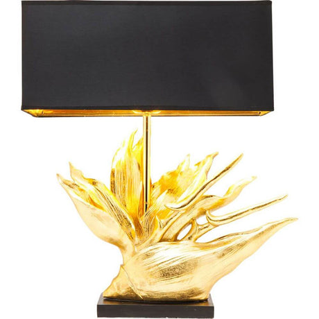 Dekorative Tischleuchte Tropical Flower mit goldener Strelitzien-Blüten-Skulptur und schwarzem Lampenschirm.
