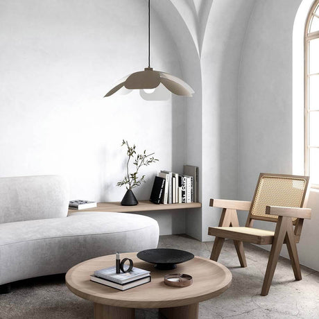 Maple pendant light Ø 55cm in a modern living space with a cosy atmosphere, ideal for dining tables and corners.