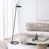 Moderne Versale Stehleuchte 140cm in skandinavischem Design im stilvollen Wohnzimmerambiente.