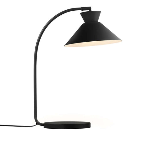Dial bordlampe i moderne skandinavisk design med geometrisk lampeskjerm.
