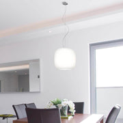 Casablanca wire pendel Murea i en moderne spisestue med elegant belysning