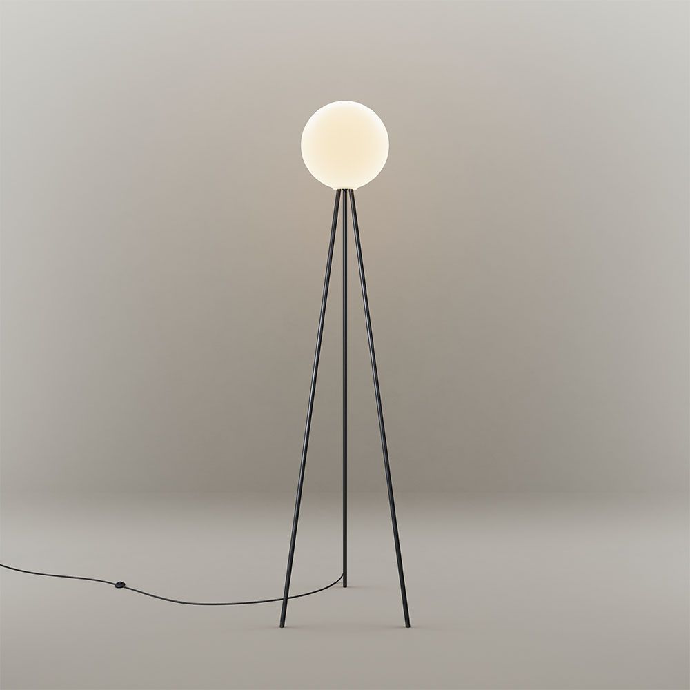 Dreibein-Stehleuchte Orb Tripod 160cm mit Glaskugel s.luce