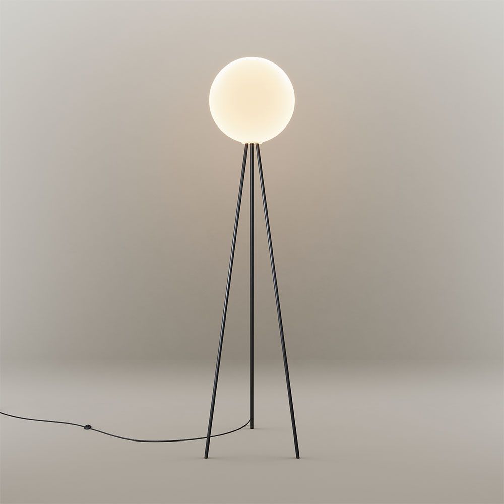 Dreibein-Stehleuchte Orb Tripod 160cm mit Glaskugel s.luce