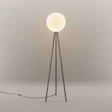 s.luce Tripod-gulvlampe Orb Tripod 160 cm med glaskugle