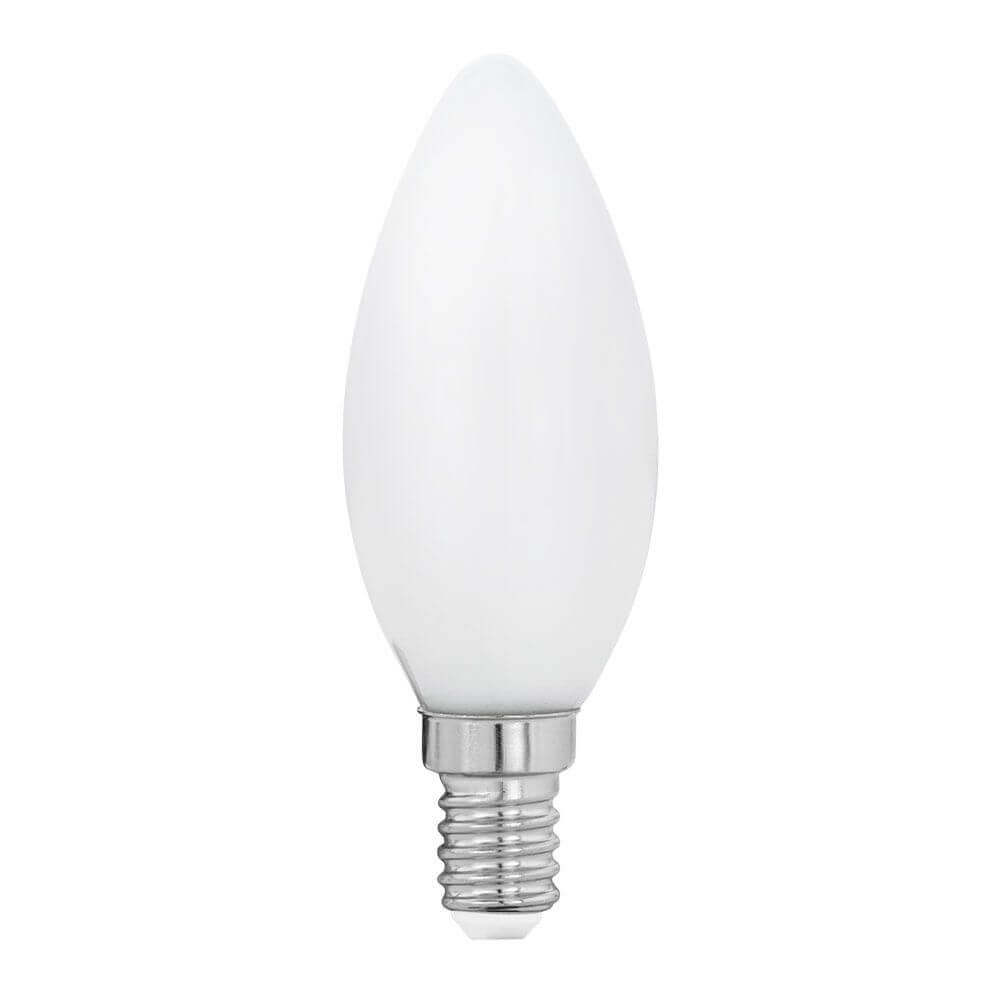 E14 LED Kerzenlampe in milchiger Ausführung, warmweiß 2700K, 470lm, 4W für energiesparende Beleuchtung.