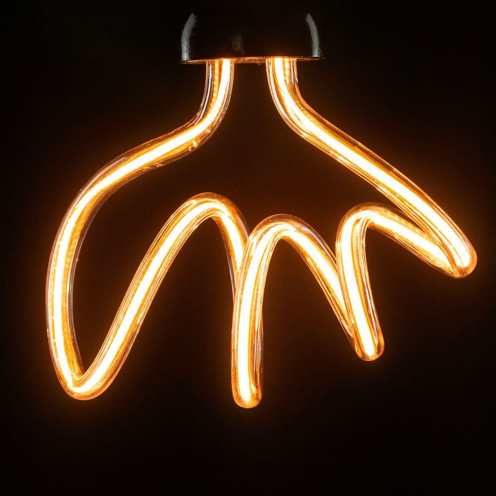 E27 LED Retro Art Line Extra Warmweiß 1900K Dimmbar mit kunstvollem, geschwungenem Glühlampen-Design.