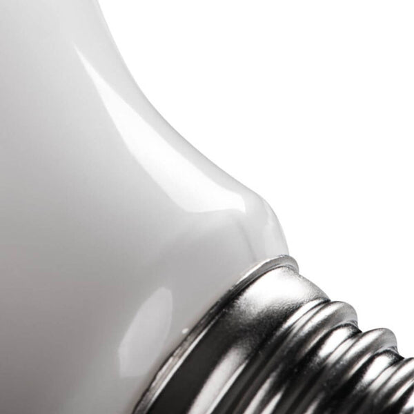 E27 LED Warmweiß 2700K 810lm 7W LED-Leuchtmittel Nahaufnahme der Fassung