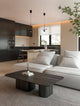 Moderne Wohnküche mit Edem LED Pendelleuchte Ø 30cm 3000K und stylischem Sofa.