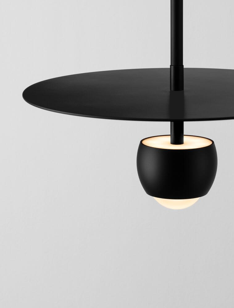 Edem LED Pendelleuchte Ø 30cm 3000K in modernem Design mit schwarzem Finish und runder Abdeckung.