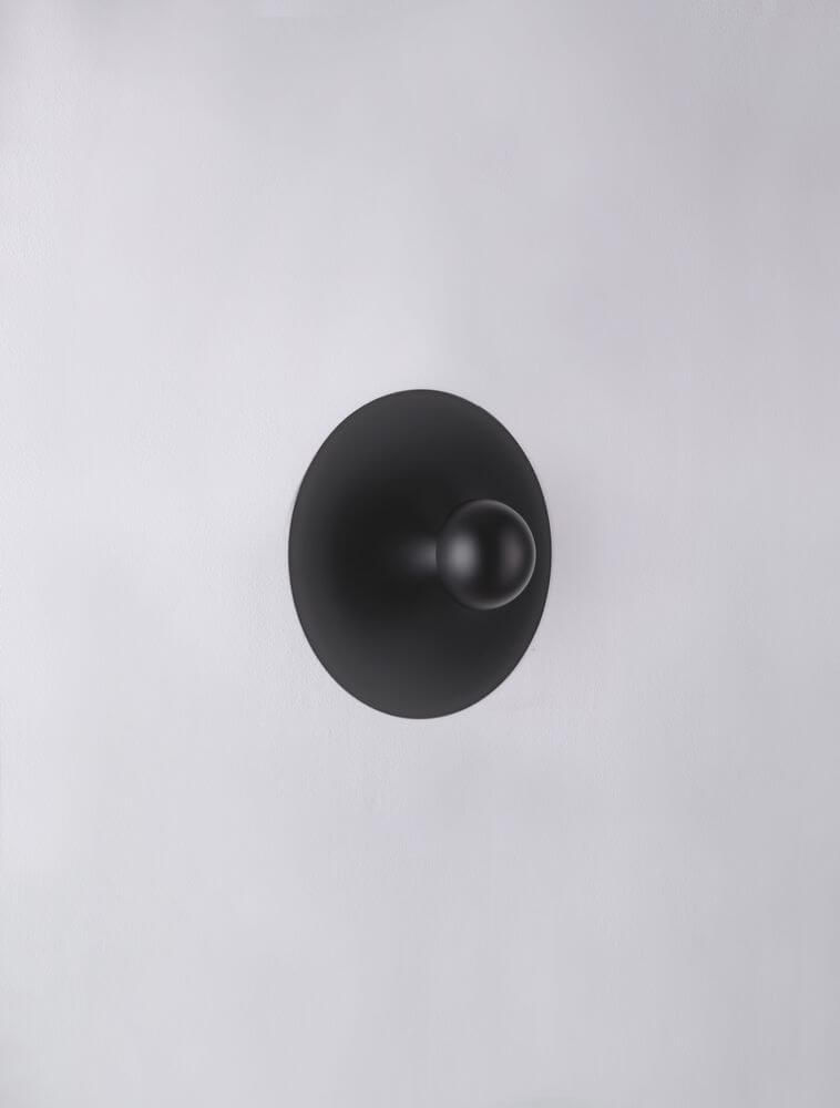 Edem LED Wandleuchte Ø 25cm 3000K in elegantem schlichten Design, schwarze Oberflächenstruktur.
