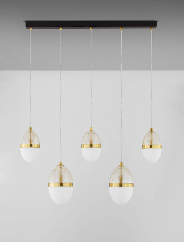 Egna Pendelleuchte 5-flammig Balken 3000K Gold mit eleganten Glaskugeln und goldenem Finish.