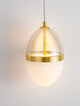 Egna Pendelleuchte Oval 3000K Gold mit elegantem Design aus Opalglas und goldenen Details.