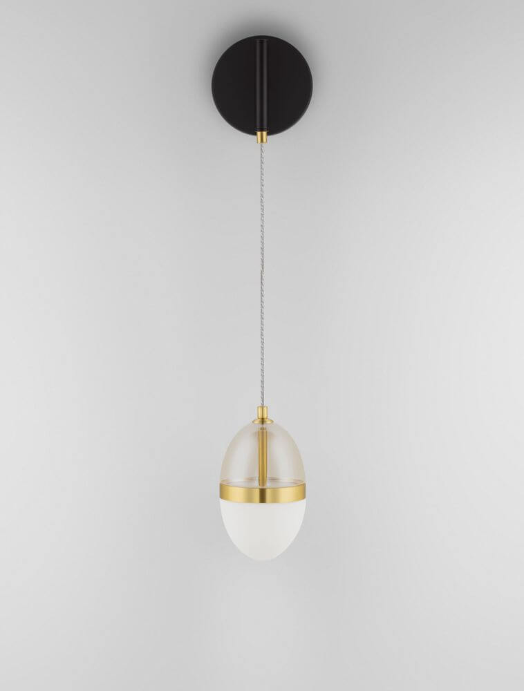 Egna Wandleuchte 5-flammig 3000K Gold an einer Decke montiert mit eleganter goldener und weißer Gestaltung.
