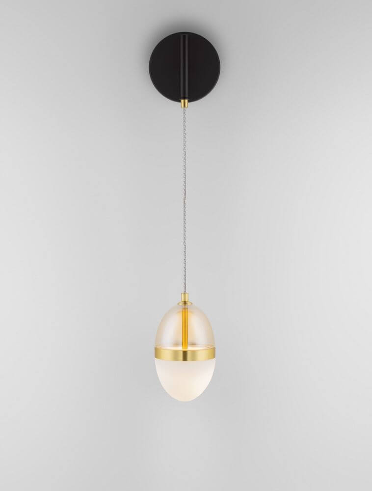 Hängende Egna Wandleuchte 5-flammig 3000K Gold mit elegantem Design und goldenen Akzenten.