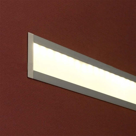 Monteringsprofil buet 200cm hvid uden dæksel for LED-Strips installeret på en væg.